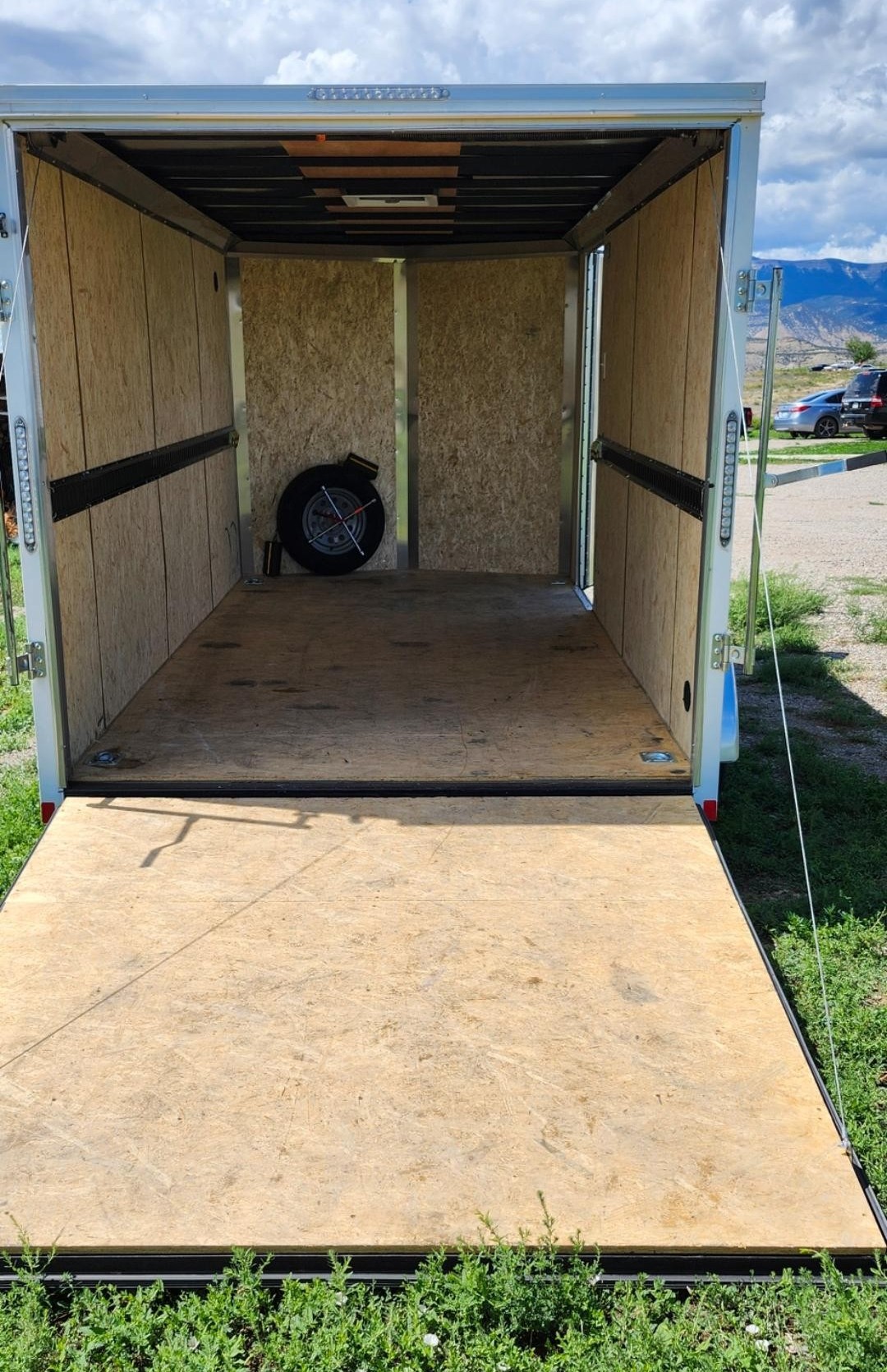 14ft Enclosed - Look ST DLX #9490 - Image 2